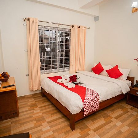 Hotel Dela Mount Покхара Экстерьер фото