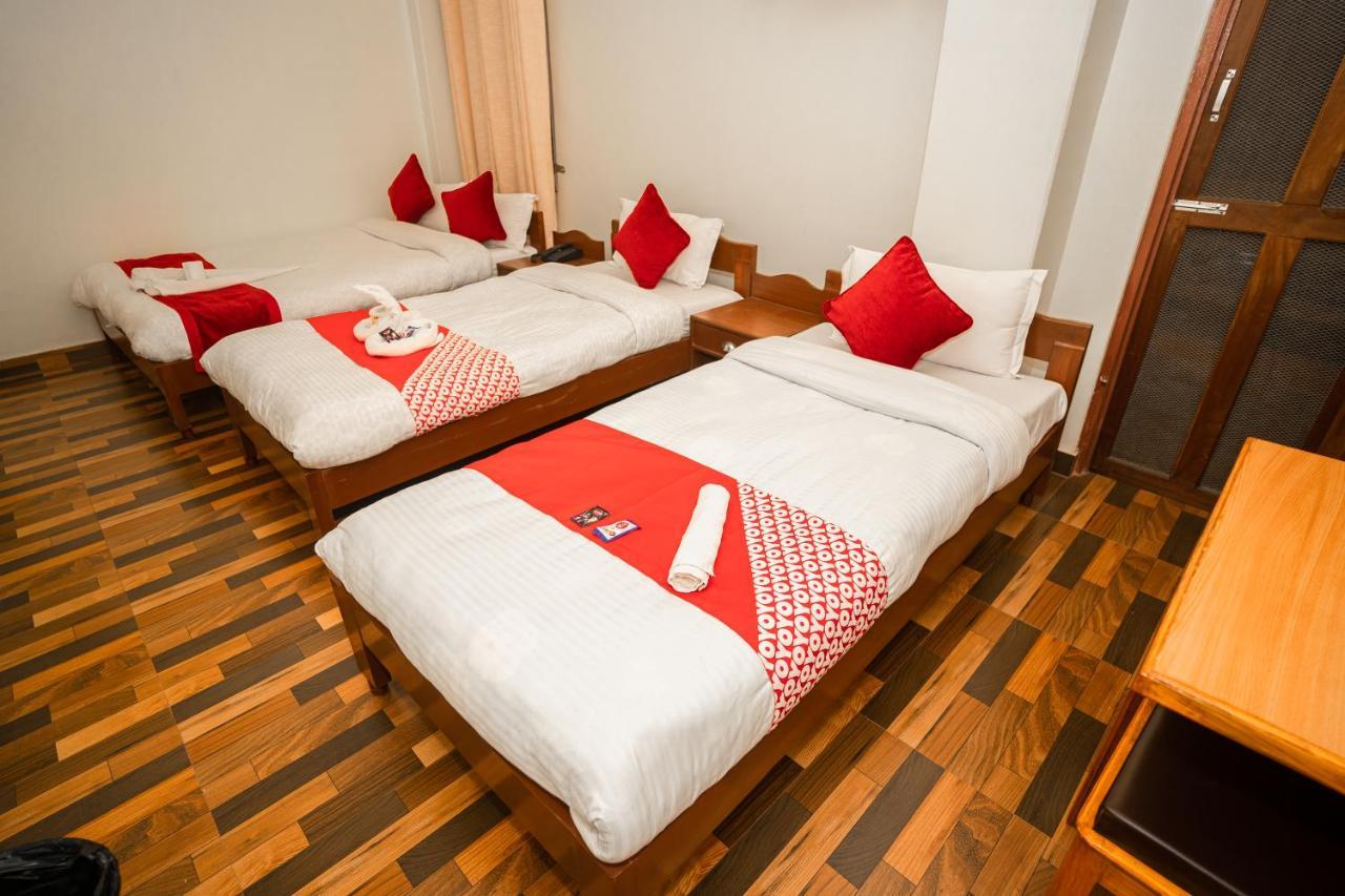 Hotel Dela Mount Покхара Экстерьер фото